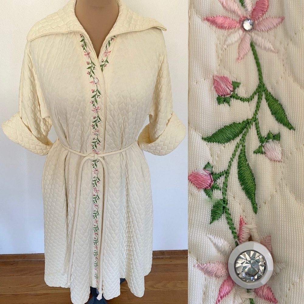 Vintage 60s Quilted Bathrobe *Large* EVELYN PEARSON Nylon Embellished
